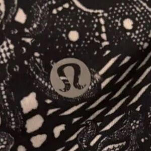 Lululemon Black and White Patterned align 25” Activewear
